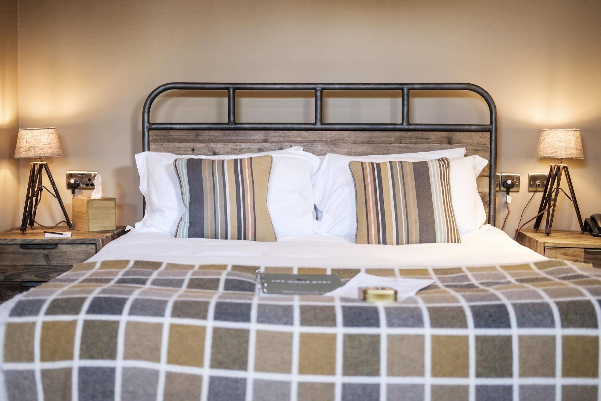 The White Hart Hotell Stockbridge  Exteriör bild