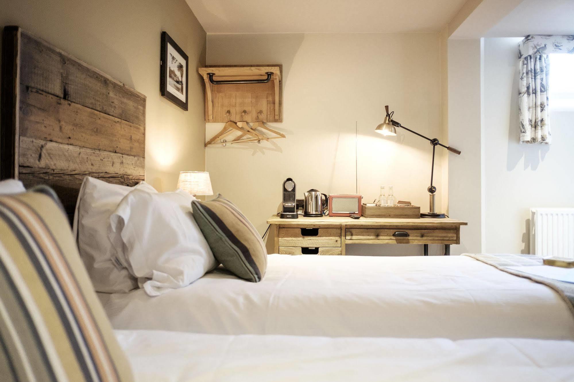 The White Hart Hotell Stockbridge  Exteriör bild