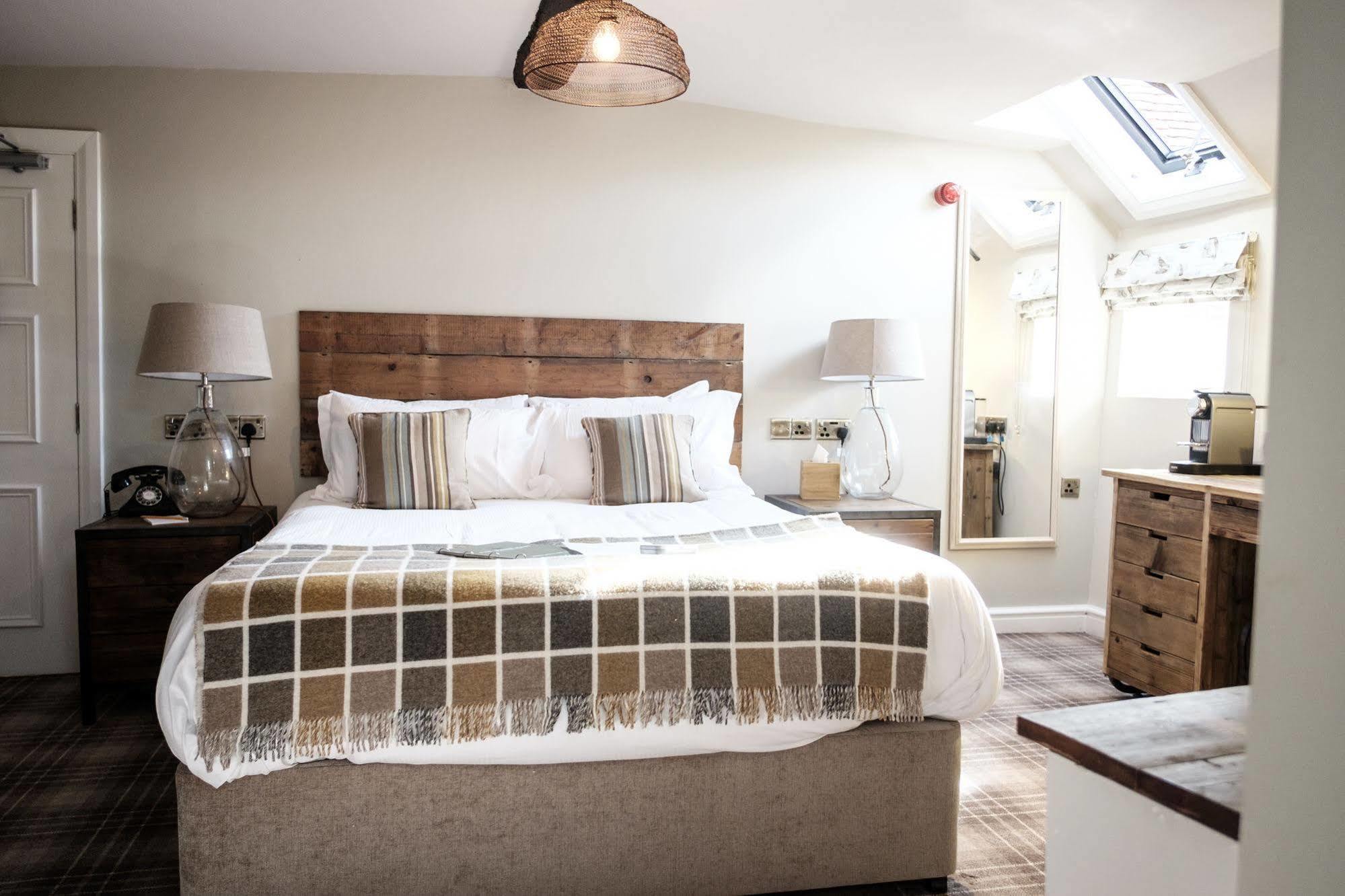 The White Hart Hotell Stockbridge  Exteriör bild