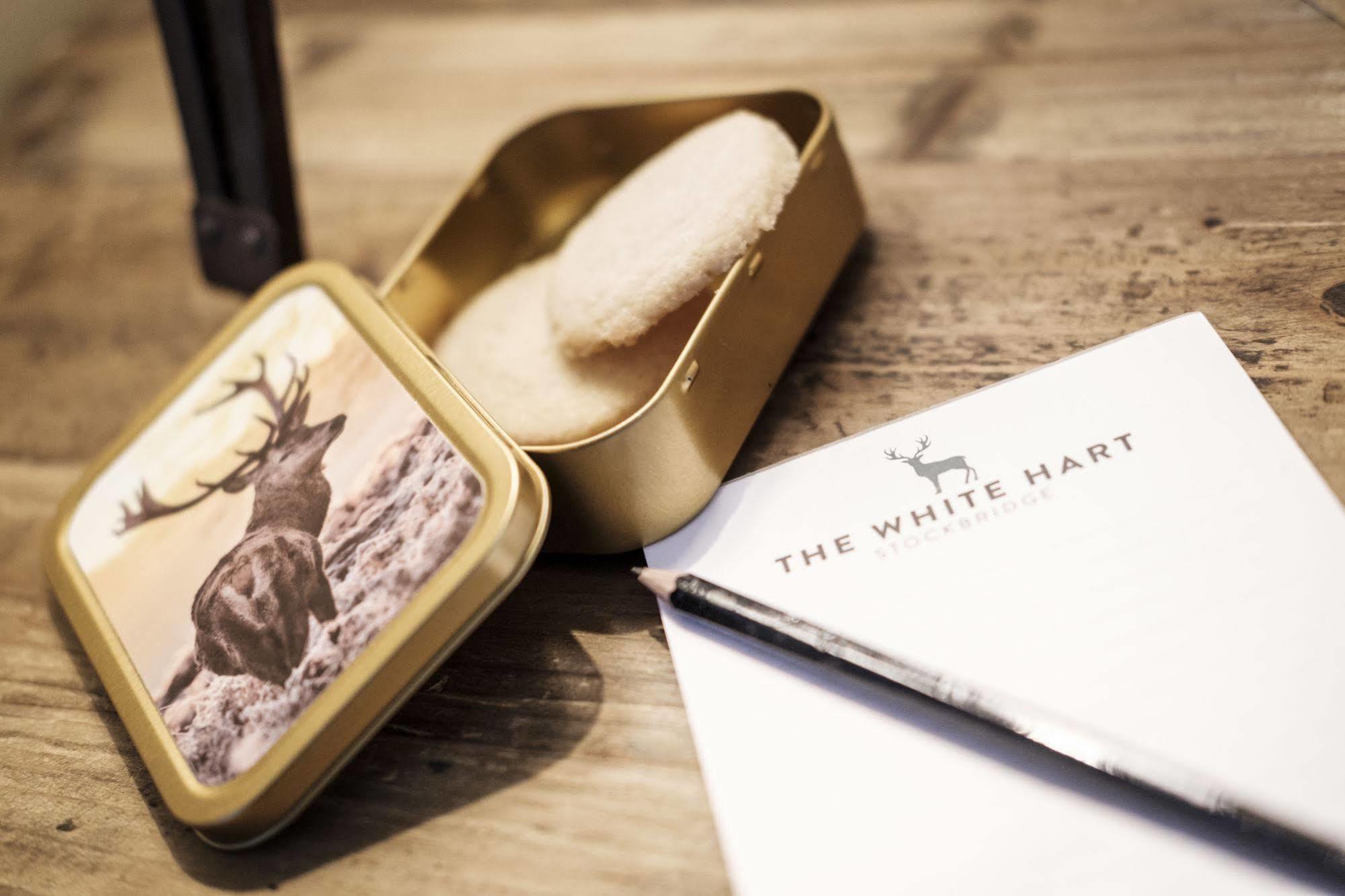 The White Hart Hotell Stockbridge  Exteriör bild